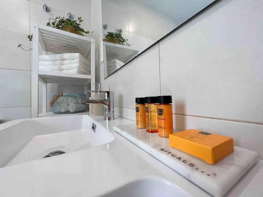 Spacious & Quiet Apartment By Hellomalaga - Azahar