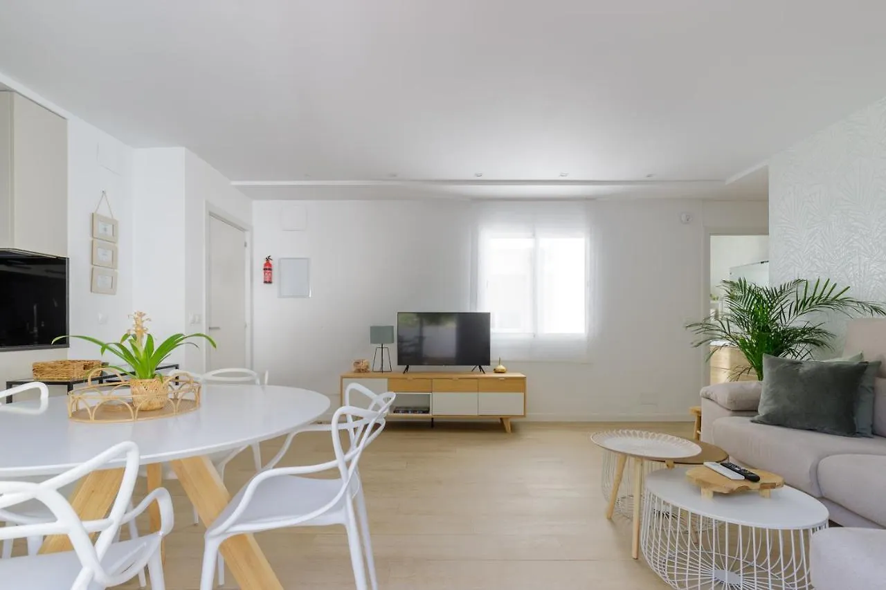 Spacious & Quiet Apartment By Hellomalaga - Azahar